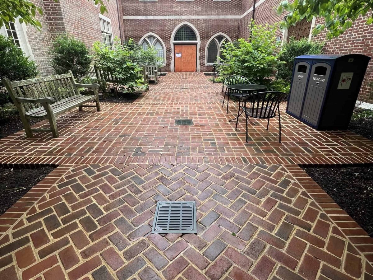 outdoor brick courtyard patio at university of richmond in virginia before power washing by alpha exterior cleaning services